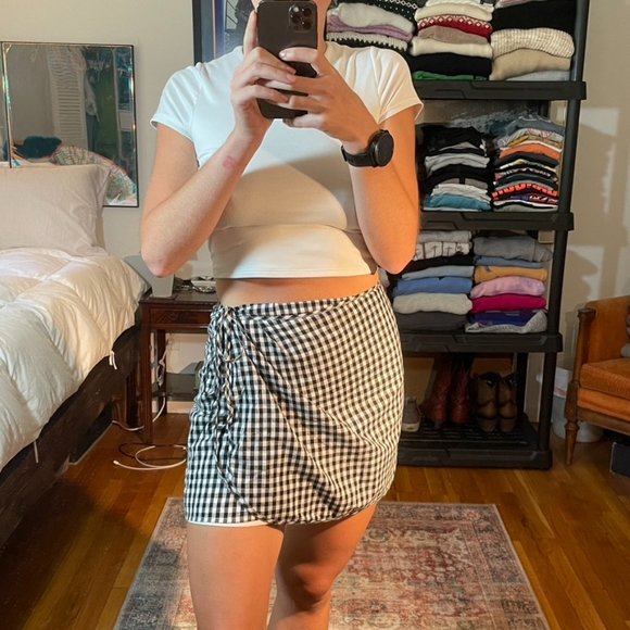 Honey Punch Black/white Gingham Side Tie Wrap Skirt - Picture 6 of 8